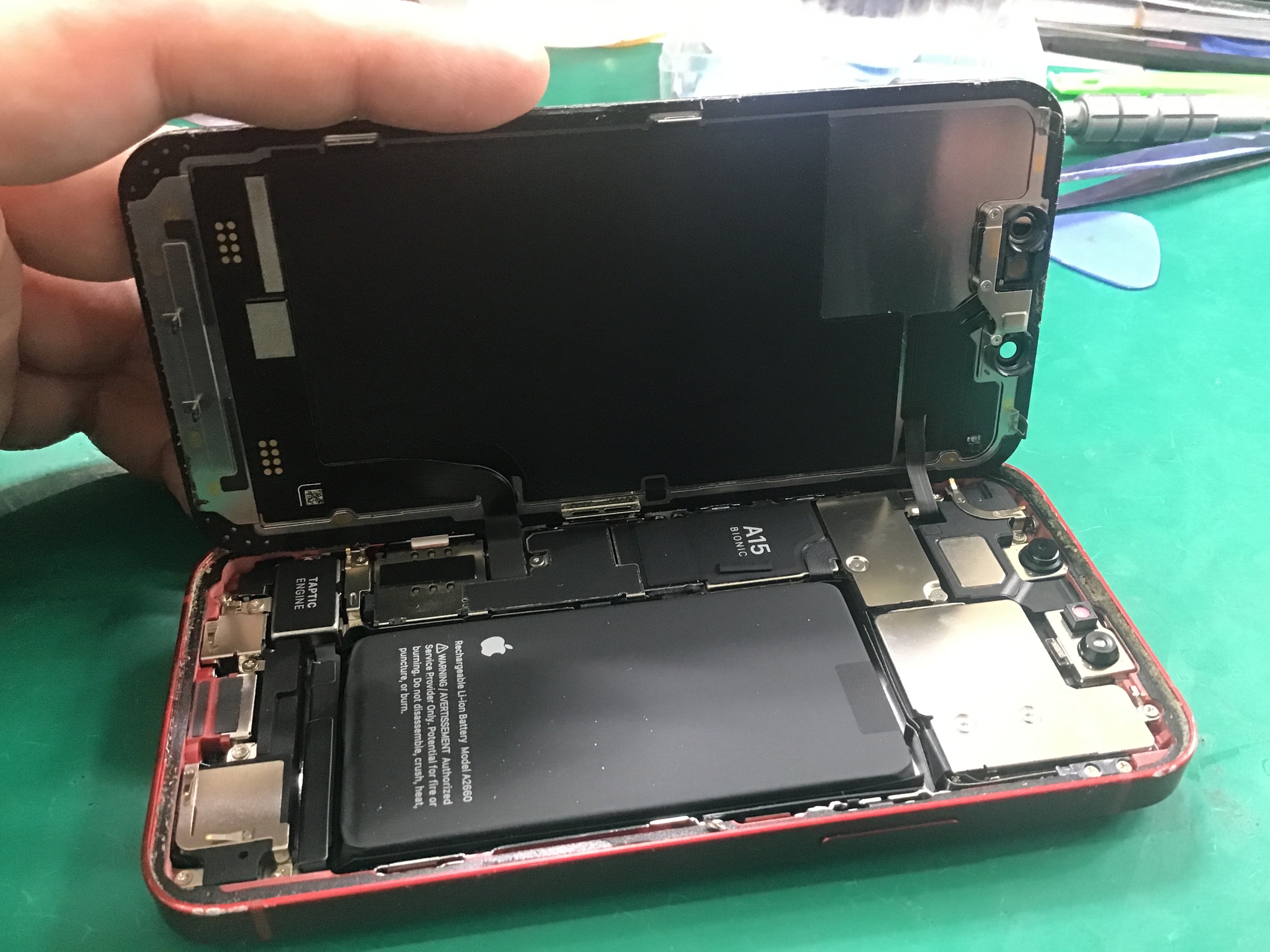 iPhone13miniのバッテリー交換は、データそのまま・即日修理のスマホ修理工房西八王子店へ！